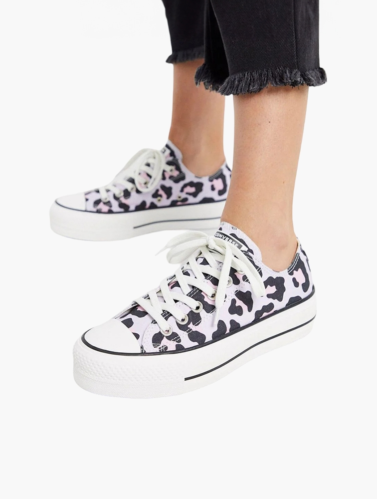 Chuck taylor 2025 animal print